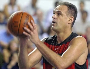 História dobre o jogo de basquete do flamengo.